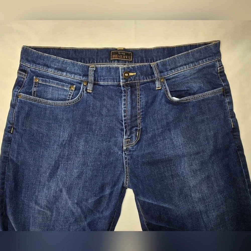 Jos.A.Bank Reserve Relaxed Fit Midwash Denim Straight Leg Men's Jeans 38x26